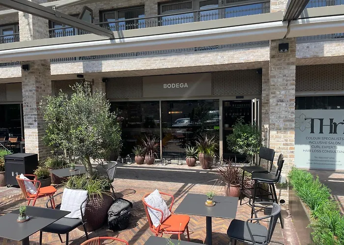 Amber Vista 2 Bedroom Apartments- Supermarket, Coffee Shop, Restaurants & Parking Below